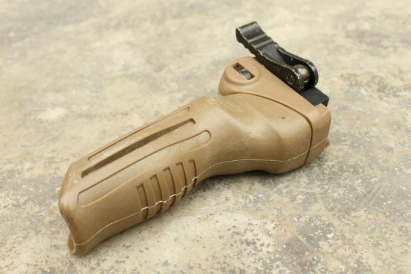 T Wii QD & Foldable Tactical Vertical Grip ( DE )